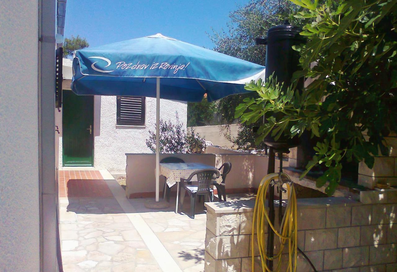 Apartments By The Sea Splitska, Brac - 2923 بوستيرا المظهر الخارجي الصورة