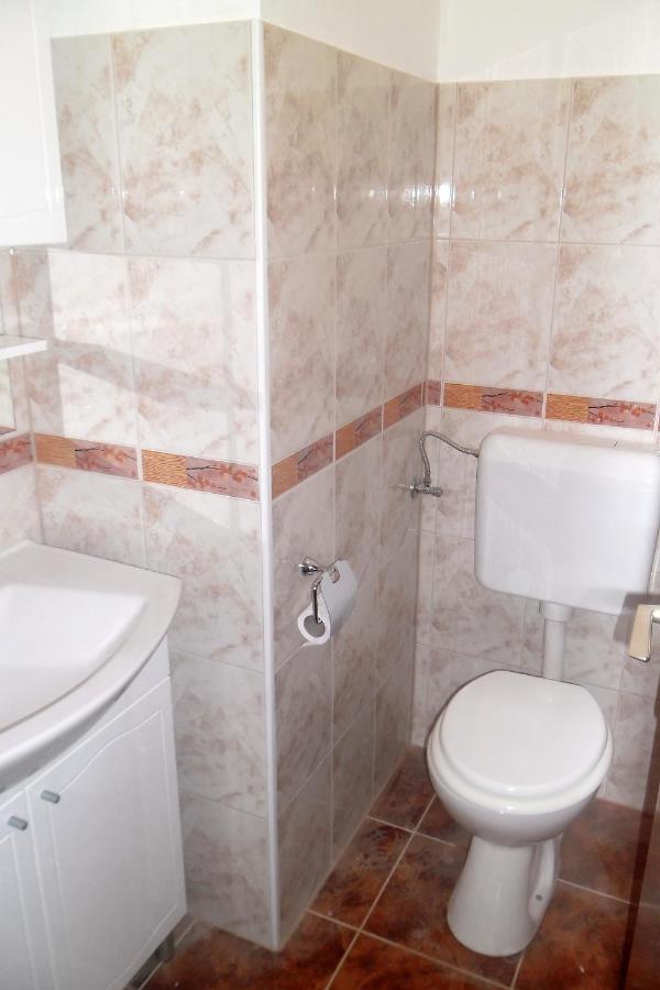 Apartments By The Sea Splitska, Brac - 2923 بوستيرا المظهر الخارجي الصورة