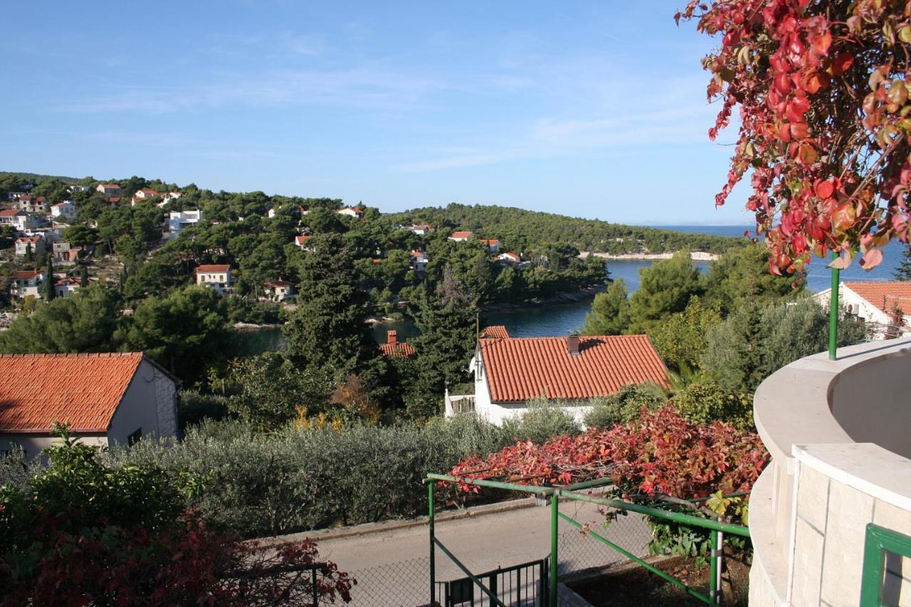 Apartments By The Sea Splitska, Brac - 2923 بوستيرا المظهر الخارجي الصورة