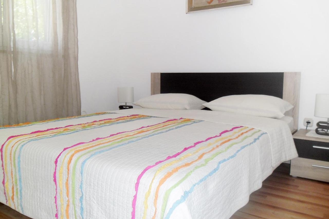 Apartments By The Sea Splitska, Brac - 2923 بوستيرا المظهر الخارجي الصورة