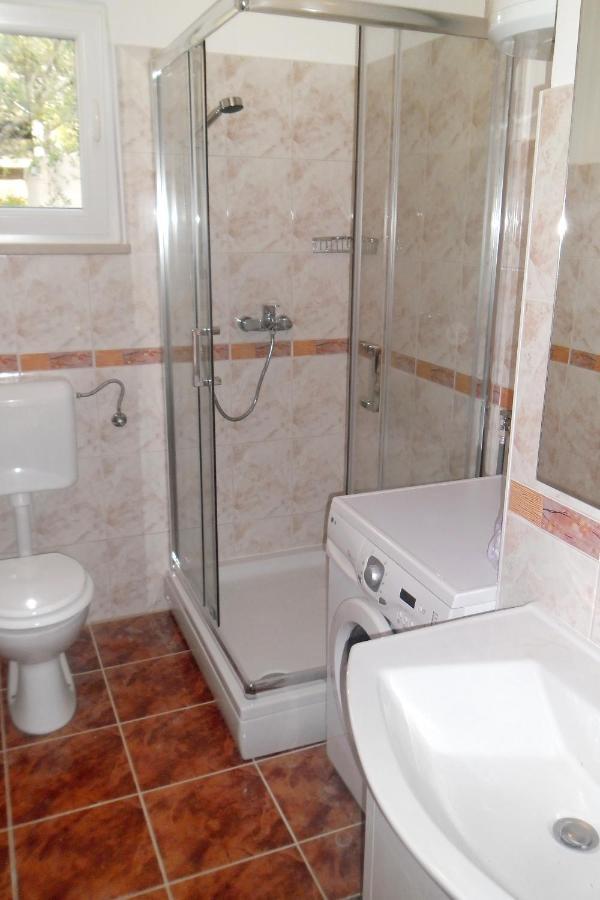 Apartments By The Sea Splitska, Brac - 2923 بوستيرا المظهر الخارجي الصورة