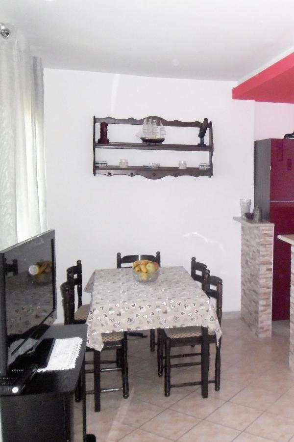 Apartments By The Sea Splitska, Brac - 2923 بوستيرا المظهر الخارجي الصورة